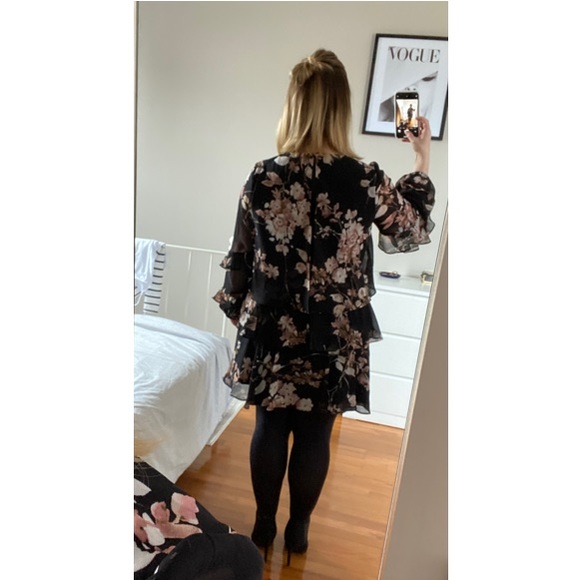 Taylor flowery ruffled dress - Picture 4 of 7